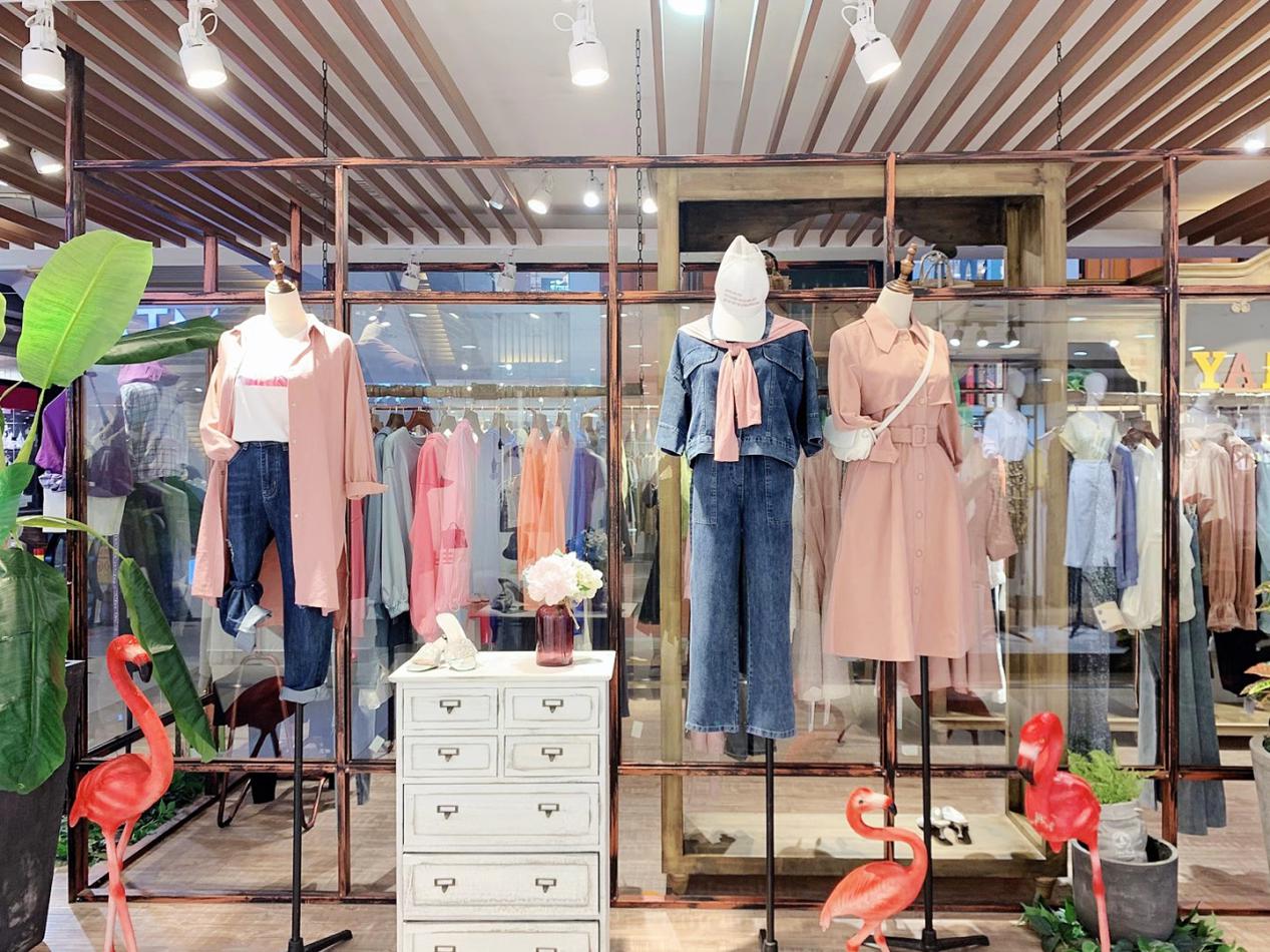 品牌服装加盟店排行榜爱依服,样儿服饰怎么样