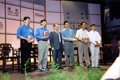 马云现在为啥走到低谷,马云是如何一步步走到今天的