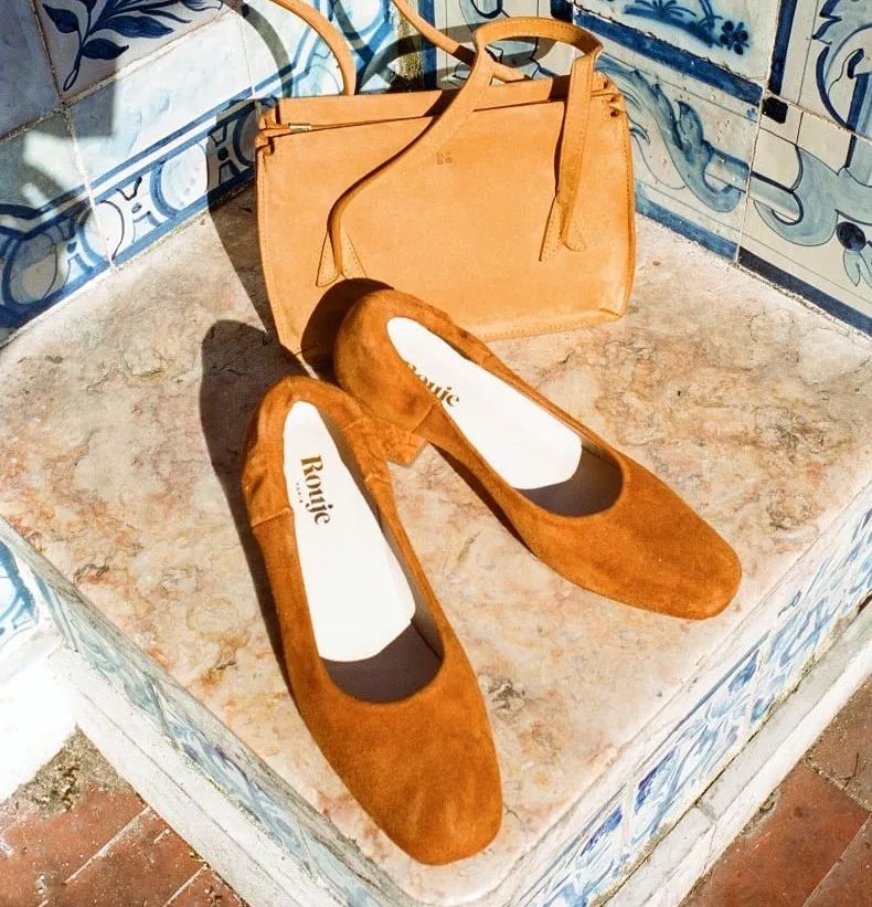 小白鞋ins潮白搭国潮,小白鞋过时了现在流行这5款鞋