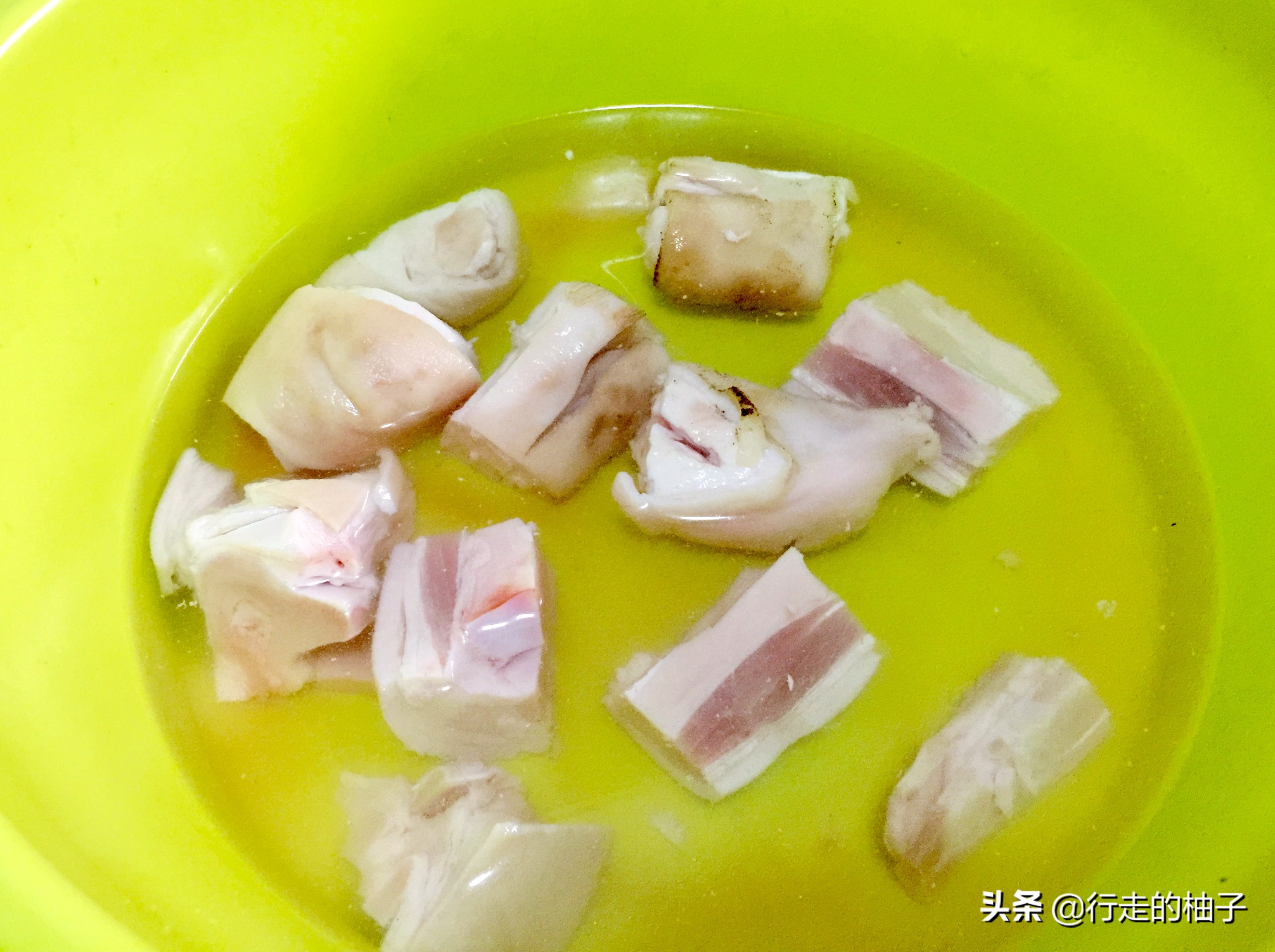 山药猪蹄玉米汤,淮山玉米猪蹄汤的做法视频