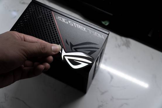 rogstrix雷鹰850g测评,rogstrix雷鹰550w