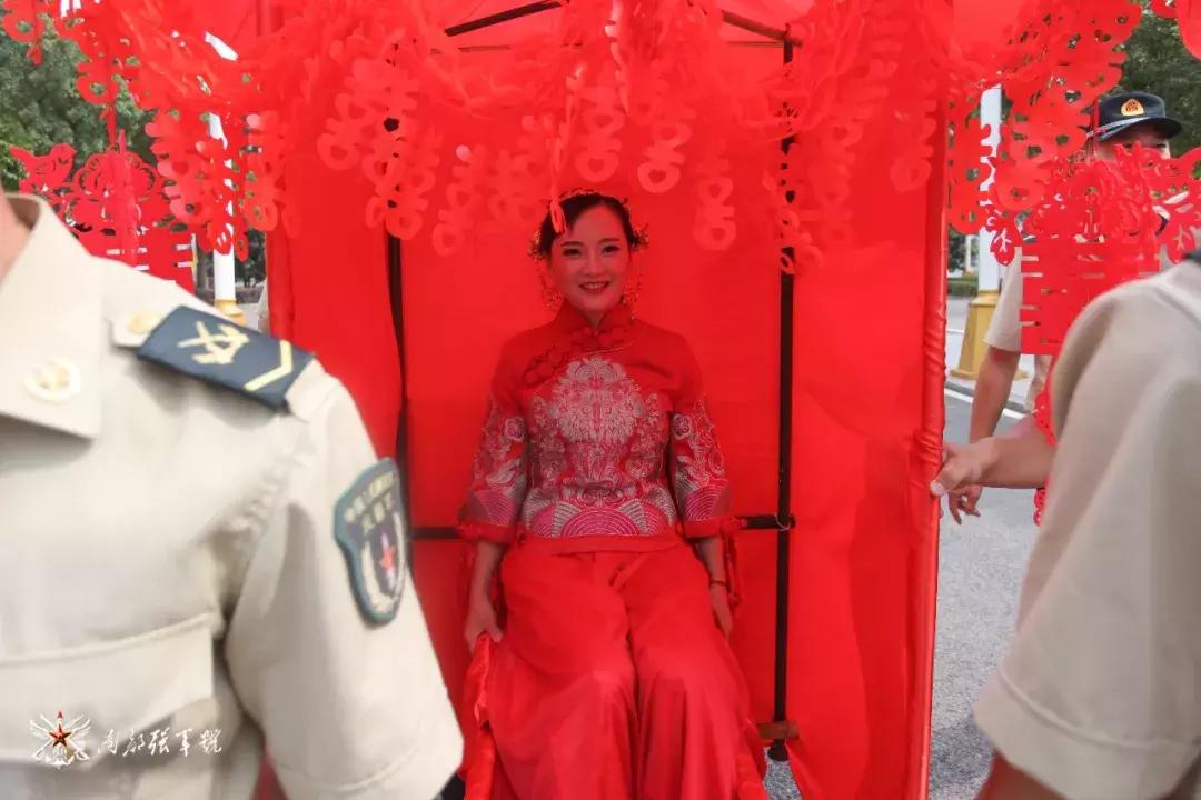 “课目：集体婚礼，内容：娶媳妇儿……”