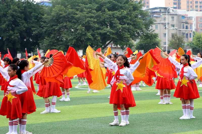 预备，跑！看柳江少年驰骋运动赛场