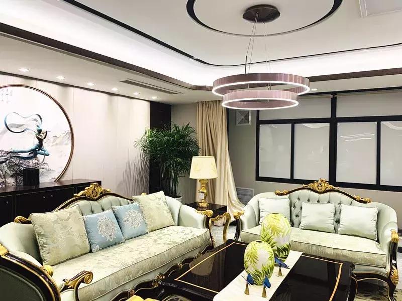 走进亮美嘉，感受光魅力