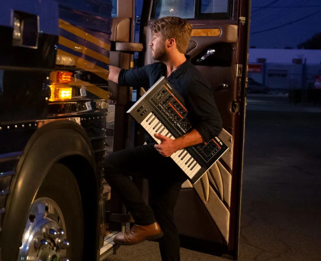 罗兰xps30合成器光感控制器演示,罗兰fantom合成器中文说明书