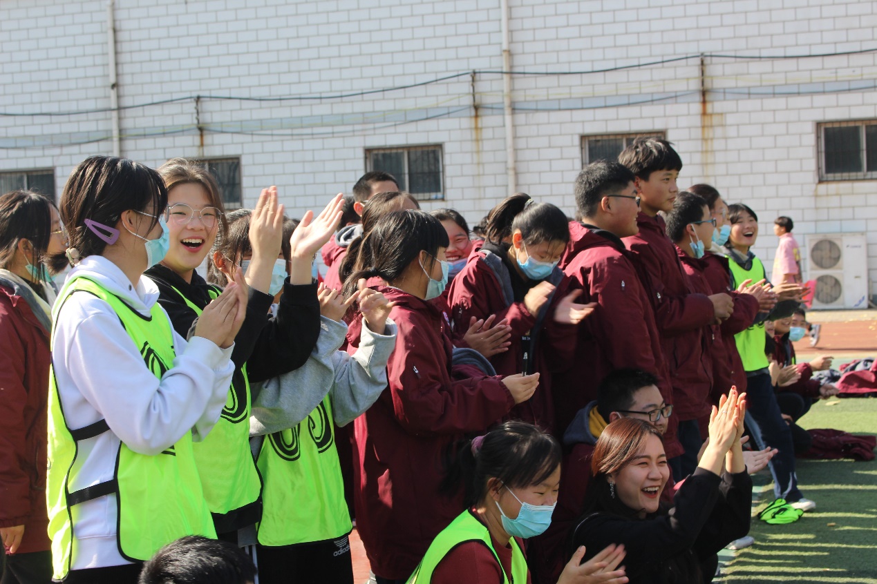 绿茵点亮梦想,绿茵点亮梦想活力绽放校园