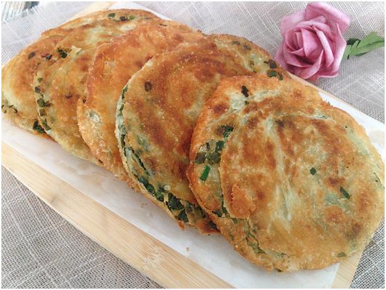 不用排队了！上海阿大葱油饼在家就能做，个个香酥脆，孩子抢着吃