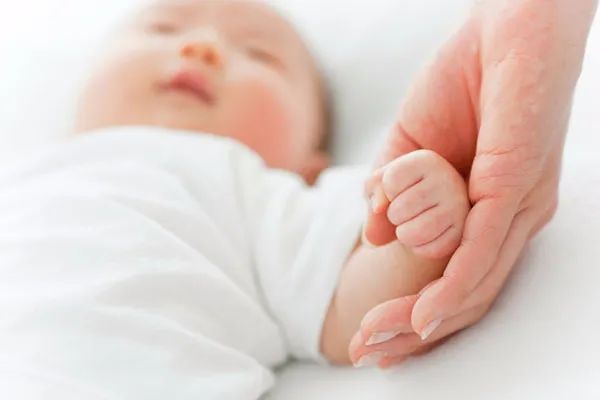 真正的妈妈有多辛苦,产后四种痛多数宝妈都会出现