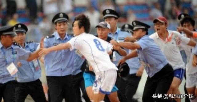国足史上最重罚单？被终身禁赛，毁了一代人！