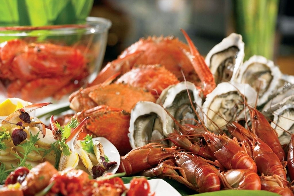 喝啤酒吃蛤蜊开启青岛的特色文化,青岛吃嘎啦喝啤酒的好地方