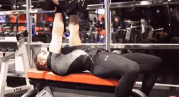 如何练胸肌中缝和下沿图解,胸肌中间练不厚