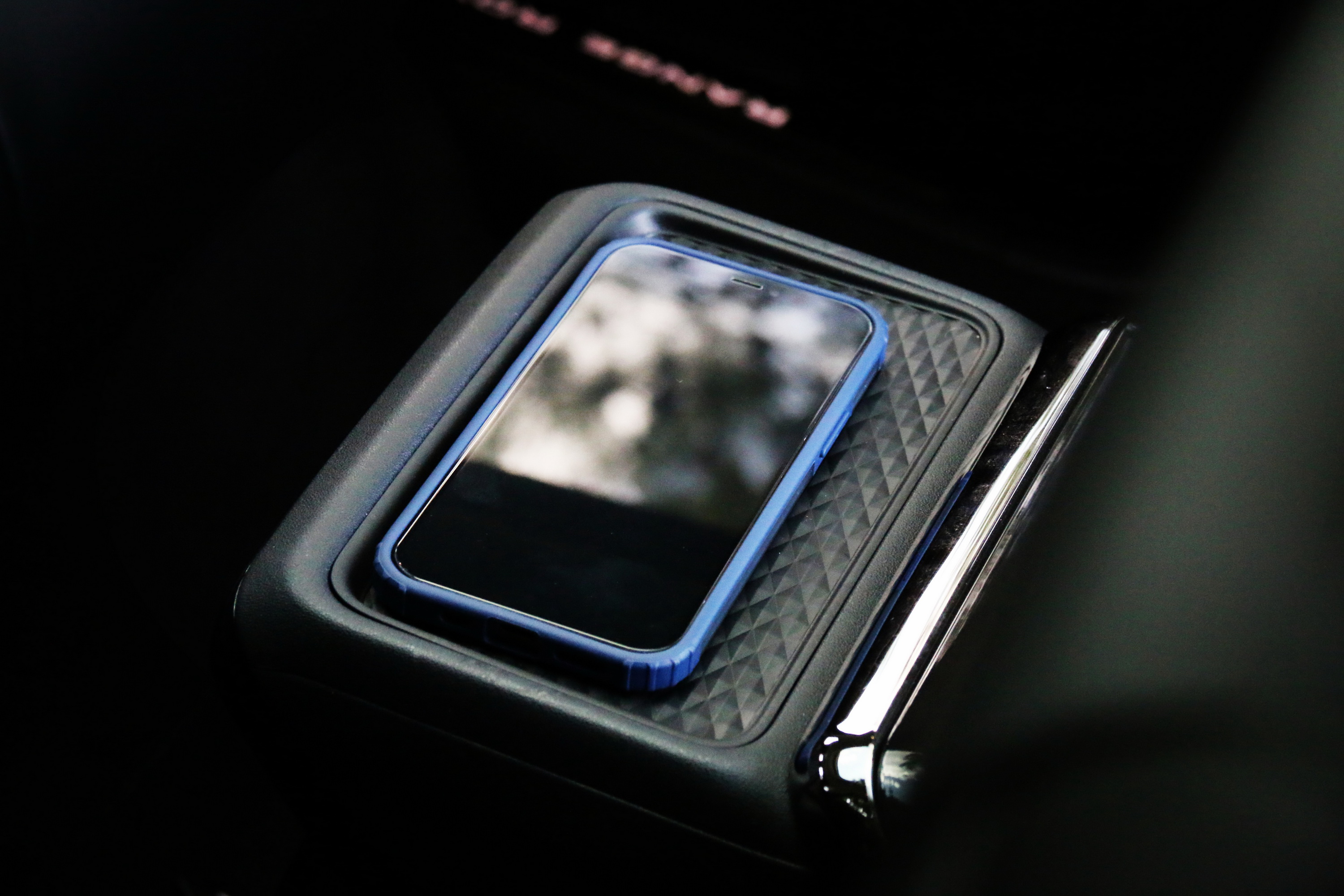 路虎揽胜极光l怎么样值得购买吗,2022路虎揽胜极光l值得买么