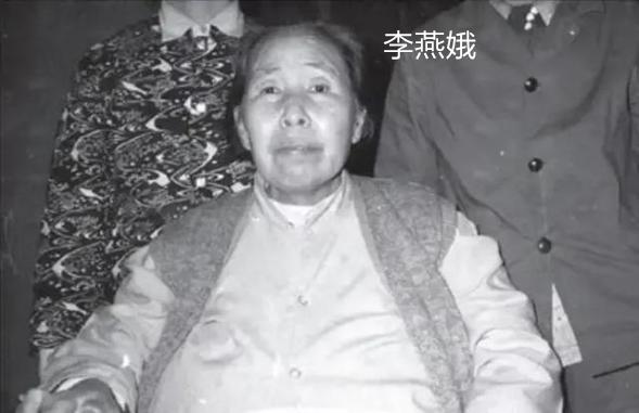 她陪伴宋庆龄54年，拼死保护宋家财产，宋庆龄逝后与其同葬