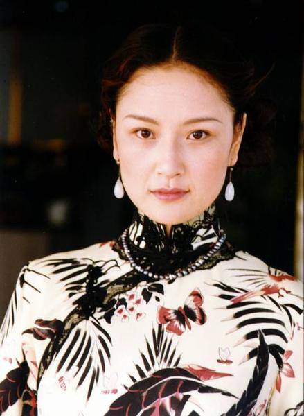 《琉璃瓦》：女儿出嫁后，视父亲为仇敌，只怪他选女婿时太心机