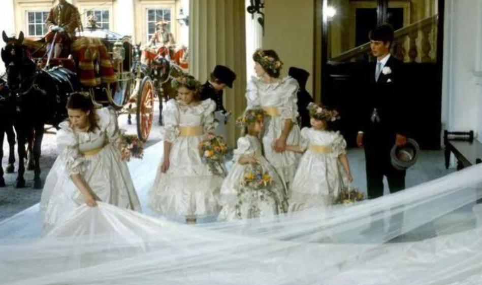 查尔斯提起戴安娜,查尔斯看到戴安娜跳芭蕾发怒