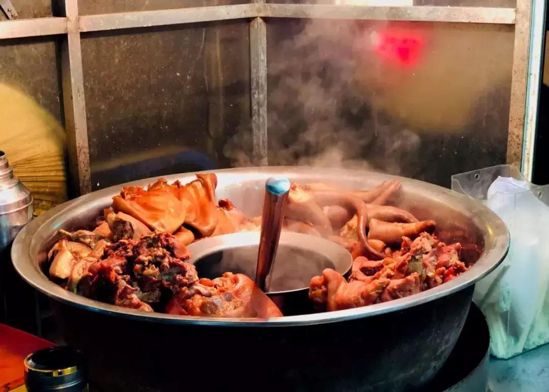 南京夜宵美食推荐必吃,南京三条巷宵夜雪菜肉丝面