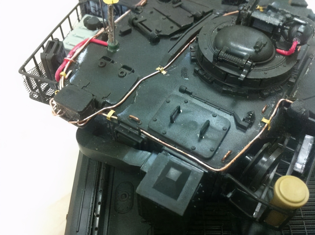 如何做一辆逼真的坦克模型？这些步骤必不可少，连餐巾纸都有奇效