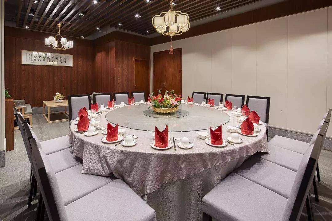 隐藏在英德一座微派风格的酒店—一幅灵动与纸上的古邑国画