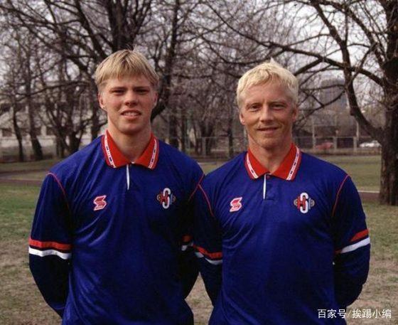 足球场上的父子同场竞技,上阵父子兵父亲被淘汰完整视频