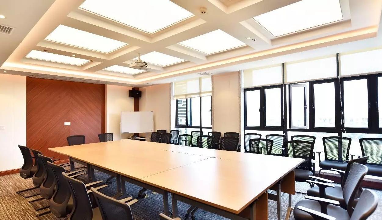 乳胶漆硅藻泥集成板哪种好些,集成墙板和环保油漆哪个省钱