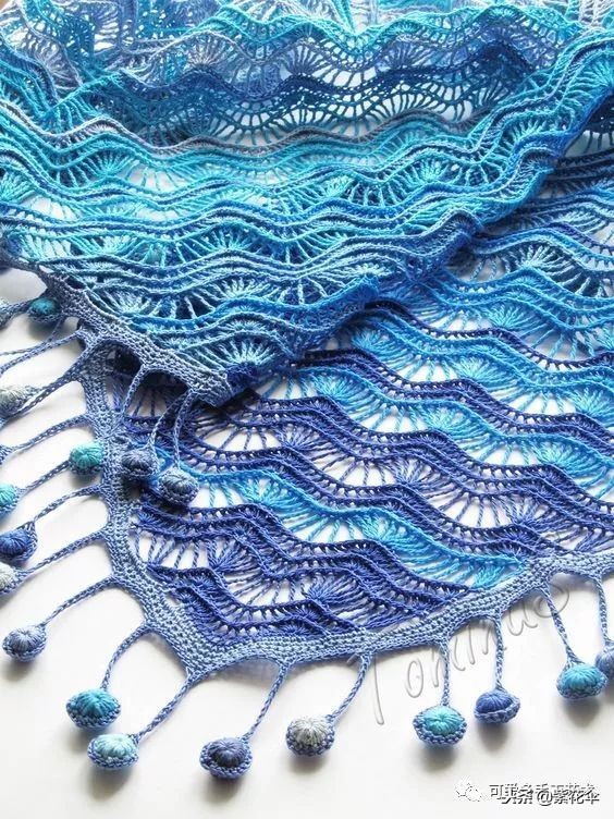 系一条三角围巾最迷人，忽冷忽热都能让你美上天！（附教程）