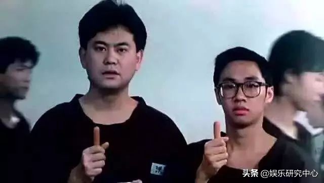 TVB爱国艺人！两次破产，和香港第一古装美女结婚40年至今无子…