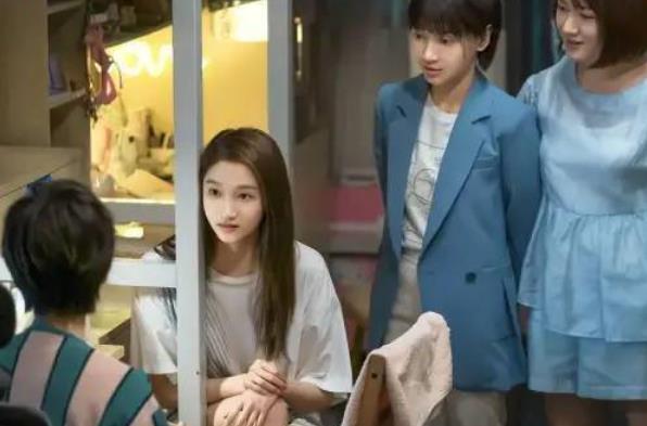 大学寝室的沙雕日常，小太阳上烤大虾，导员闻着味就来没收了