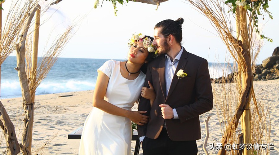 女人千万不要嫁错了男人,女人嫁错了男人就毁掉了一辈子