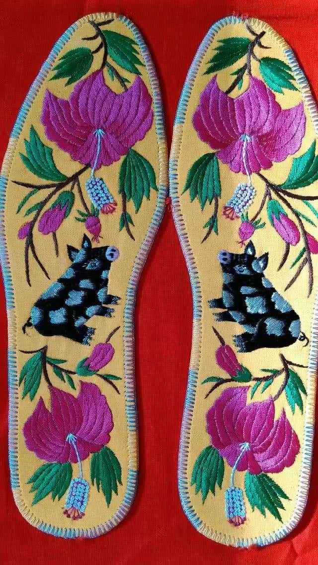 十字绣鞋垫花样图解大图,最受欢迎的小格子鞋垫图案