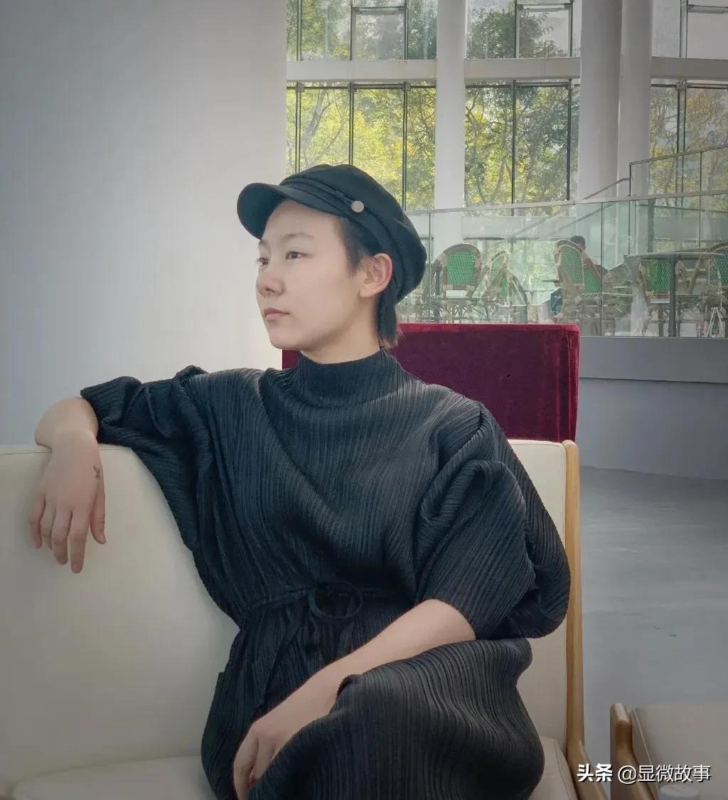 社恐网恋、行为艺术单亲妈妈、女飞行机长,我们在探探寻找爱情