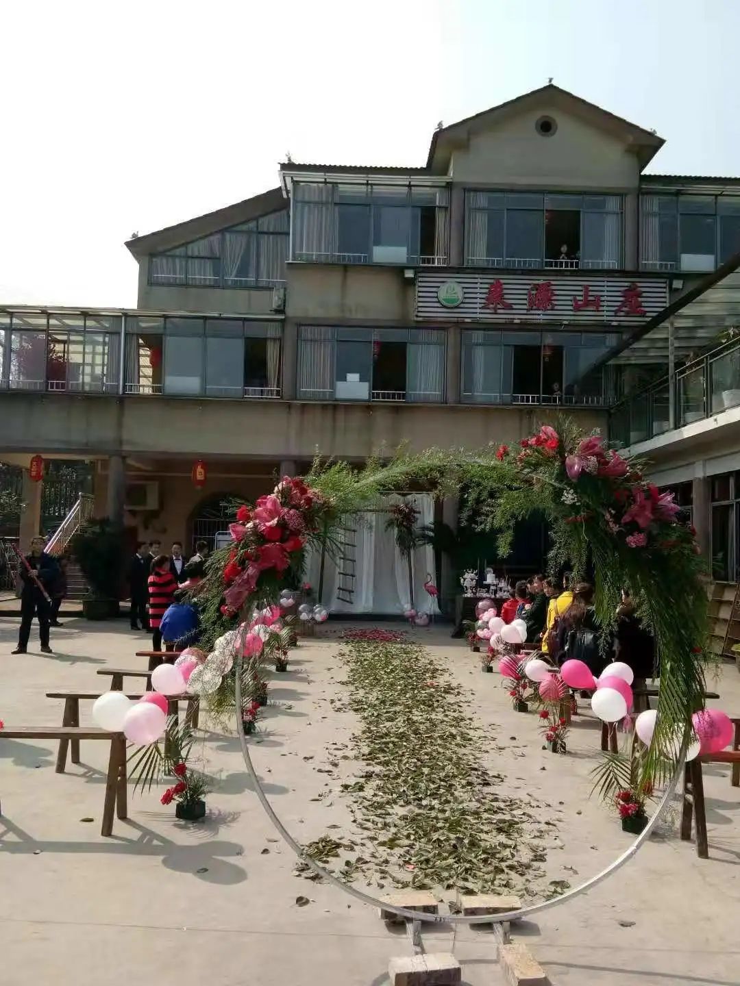 重庆农家乐和休闲农庄推荐可垂钓,重庆钓鱼烧烤采摘一体的农家乐