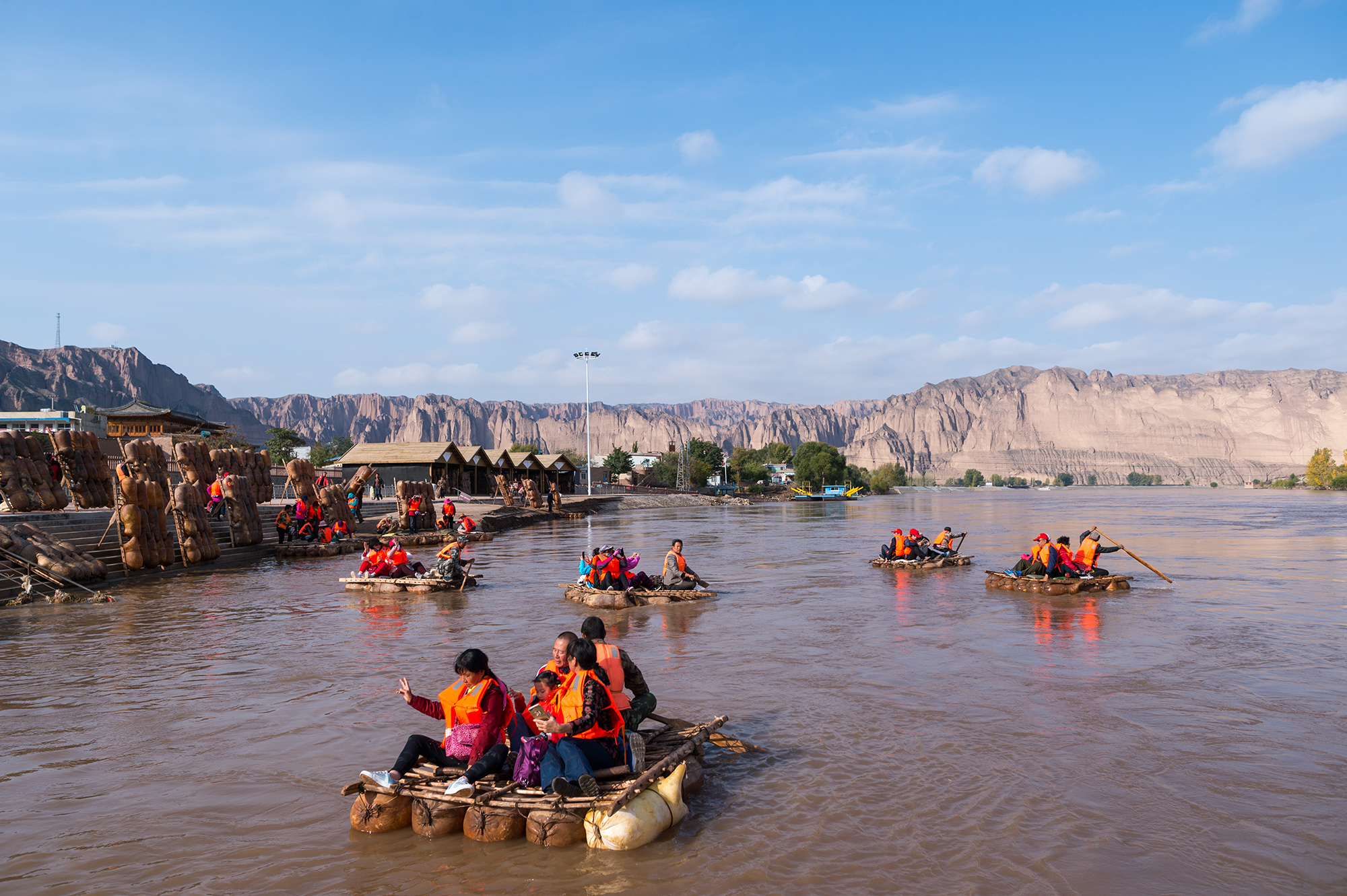 甘肃白银黄河石林，比云南石林更为壮观，堪称“中华自然奇观”