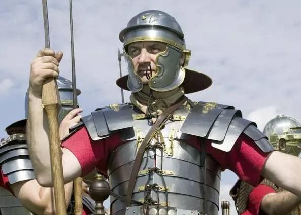 世界现代军装起源,世界历史军装