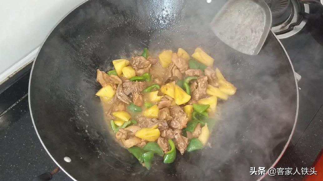 鸭肉这么做太好吃了，美味无腥味，做法还简单，上桌一会光盘