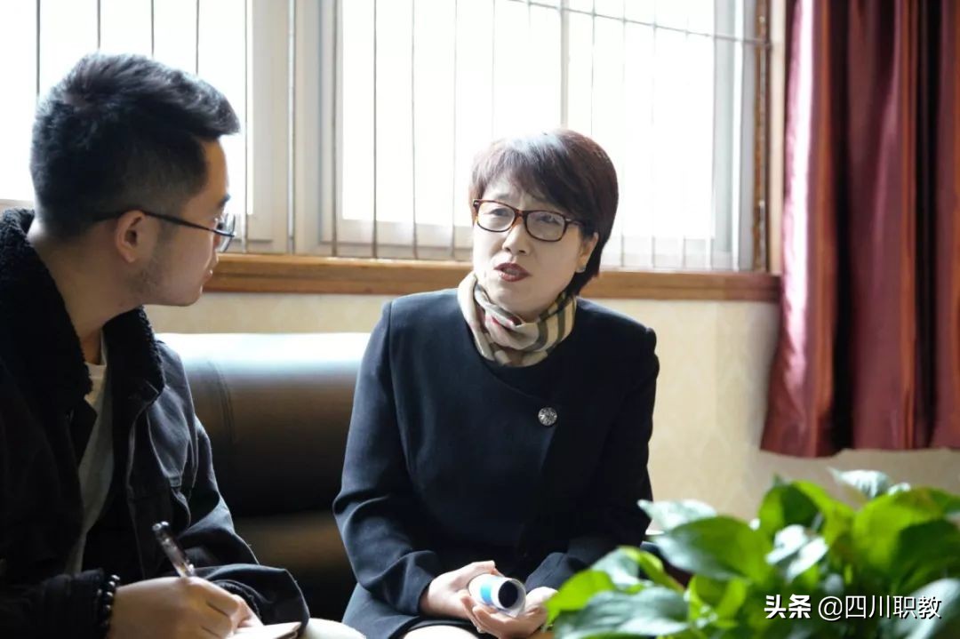 “90后”核级焊工回校祝贺，中国核工业唯一高职院校建校40年