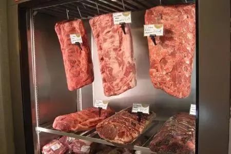 熟成牛排是智商税吗,熟成牛排算僵尸肉么
