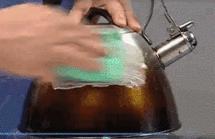 厨具用久，变黑还生锈？老阿姨教你一招，抹点这个比新买的还要亮