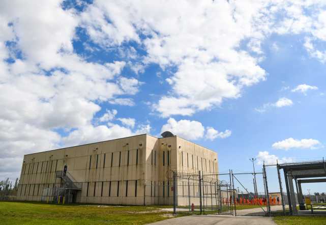 美国被逮捕的非法移民,美国非法移民被拘