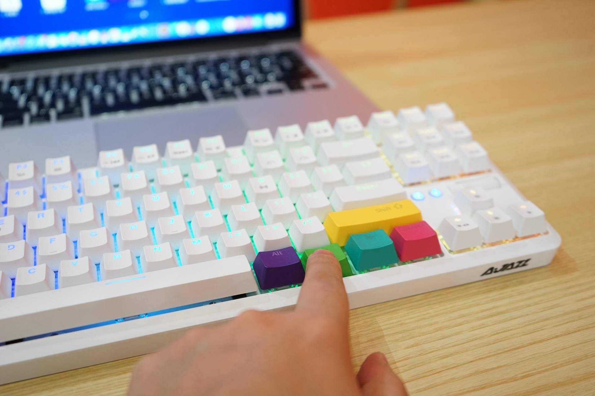 键盘可以这样玩,黑爵ak35i机械键盘怎么热插拔