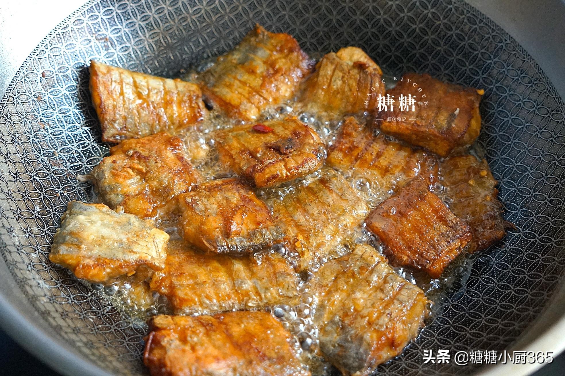 怎么煎带鱼才能不破皮还好吃,怎样用电饼铛煎带鱼不粘锅不破皮