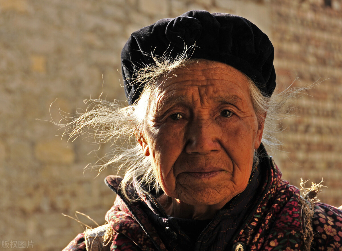 散文朗诵乡愁视频,散文乌镇