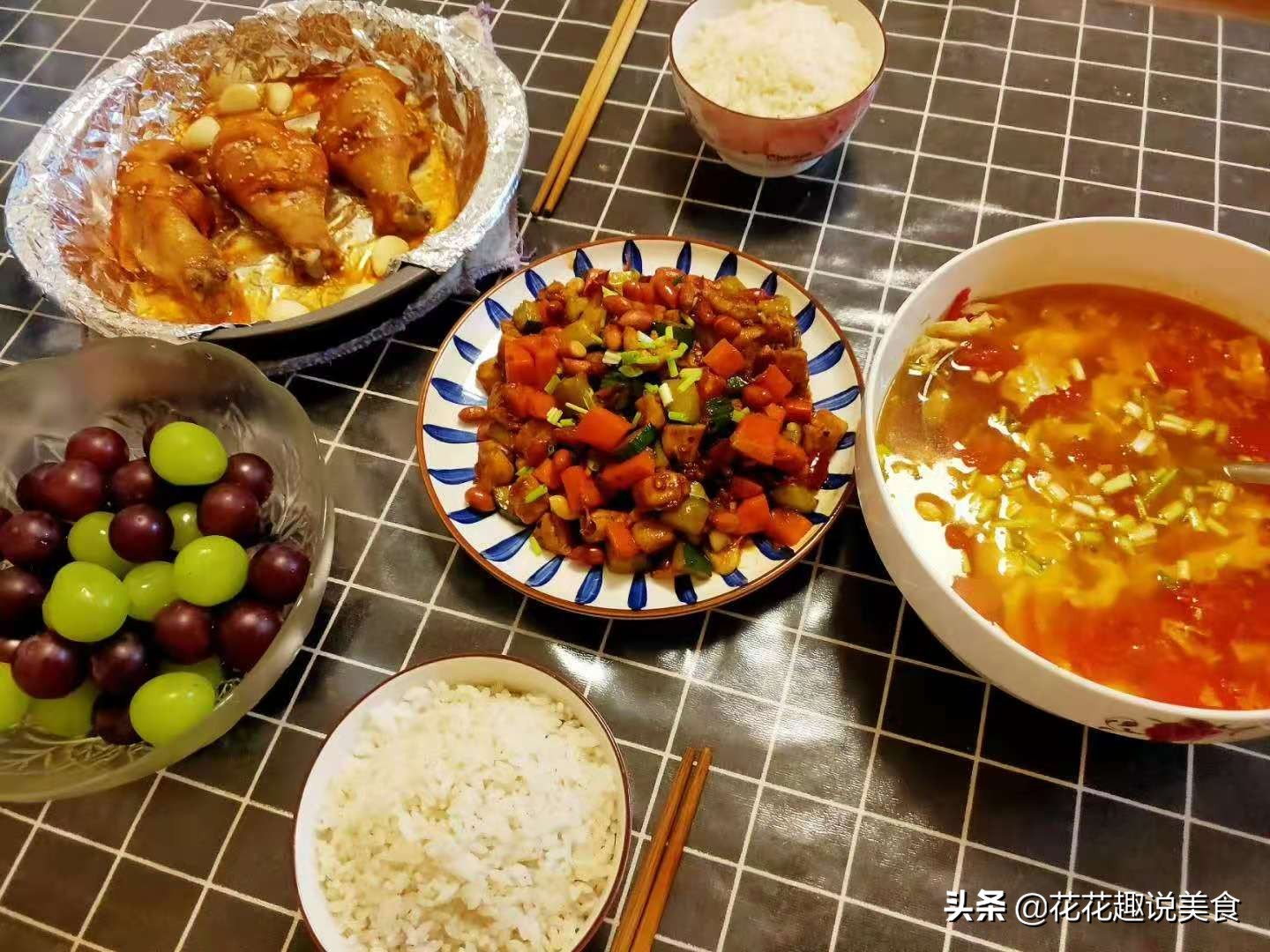 二线城市家三口标准开销,一家四口的晚餐真实图三菜一汤