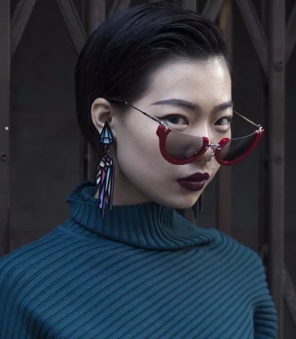 日常小心机小配饰,时髦精们的穿搭小心机