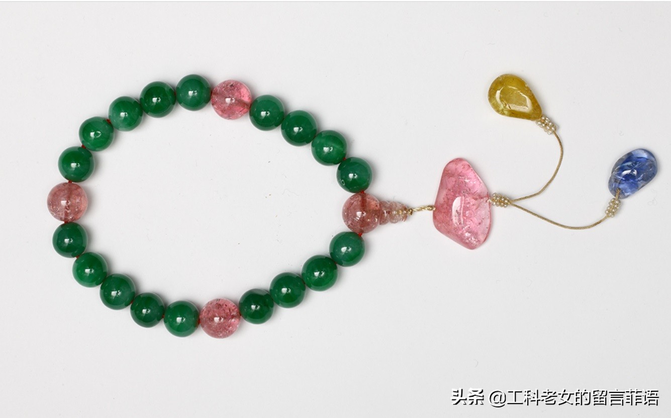 翡翠和卡地亚的区别 (木那翡翠和莫西翡翠哪个好)