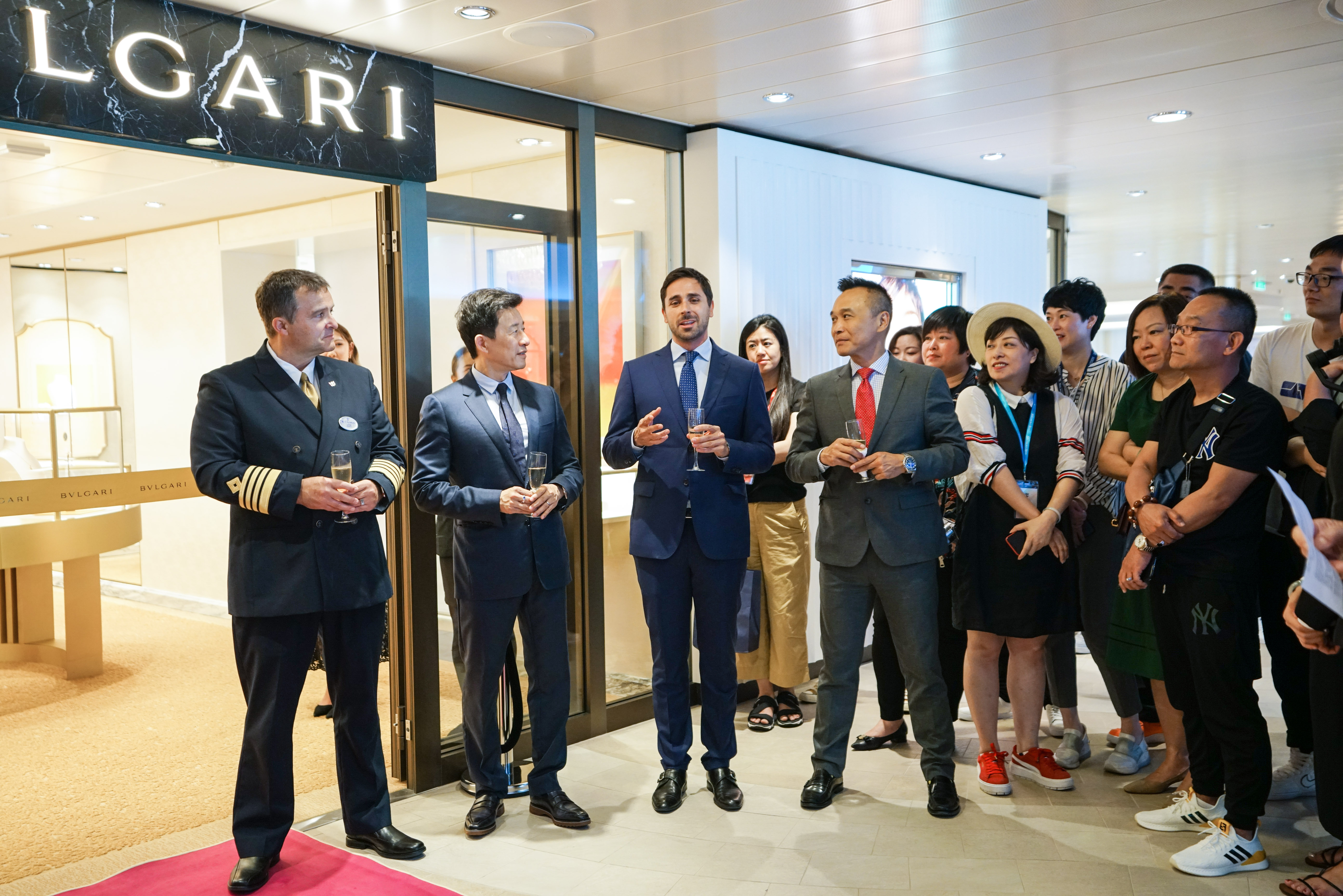 宝格丽、Tiffany开幕，皇家加勒比海洋光谱号购物指南