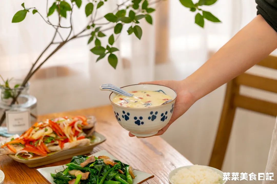 这一碗又润又美，电饭煲一键搞定！比敷面膜还管用