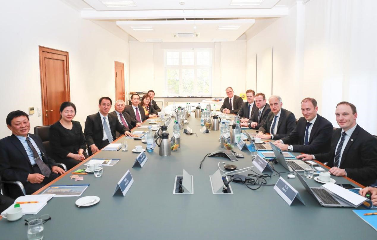 许家印圆造车之梦,许家印去法拉第未来考察