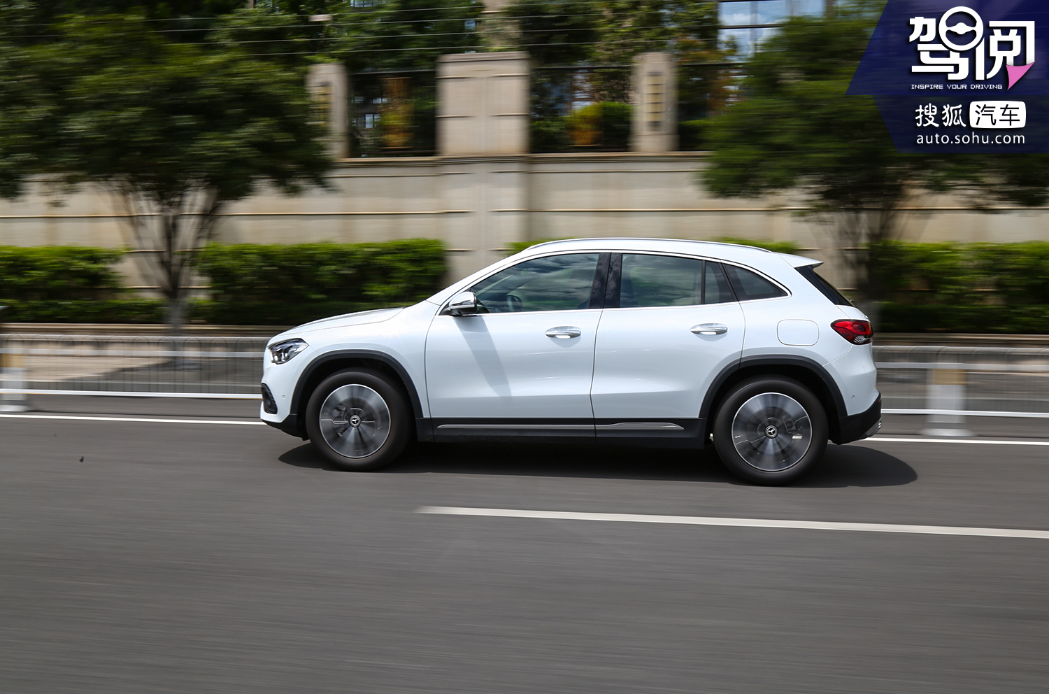 奔驰gla200排量多大,奔驰gla2204matic