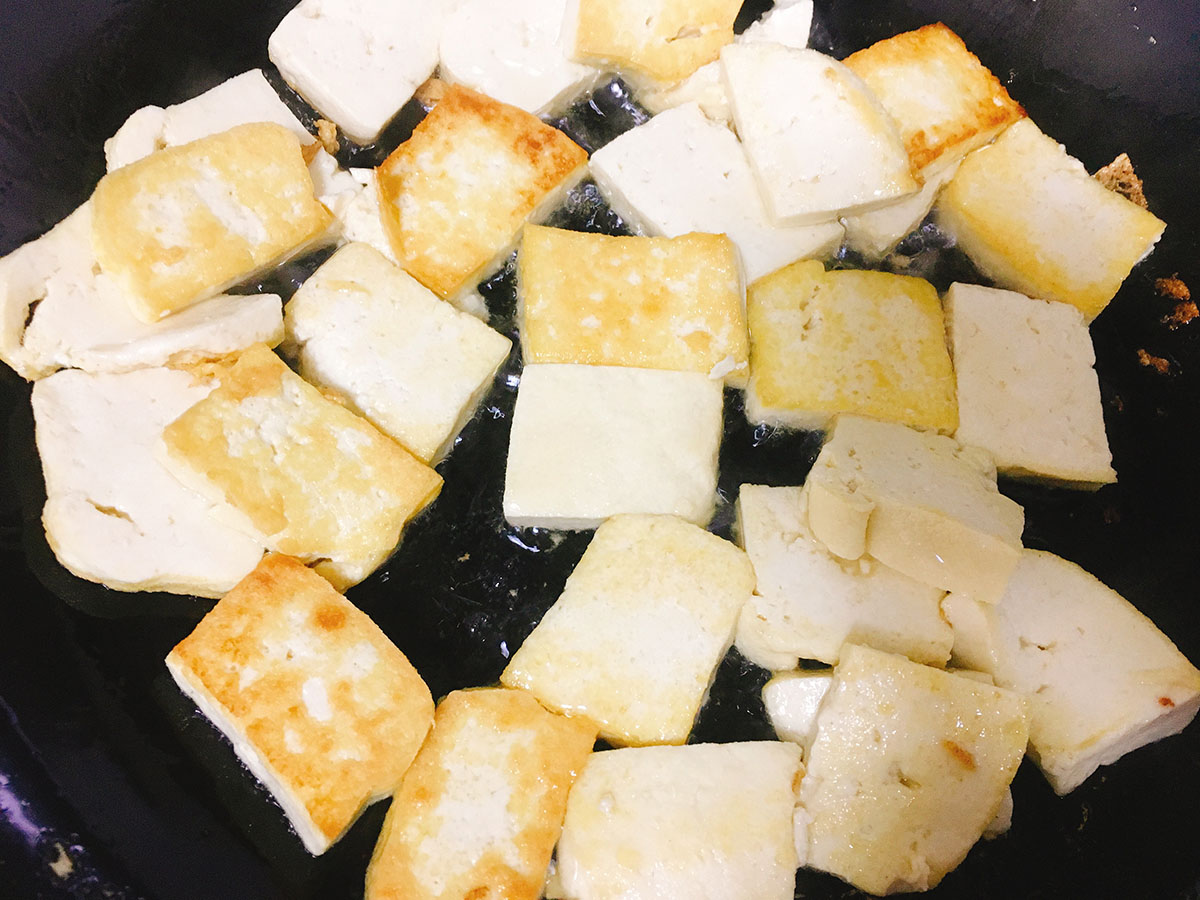 煎豆腐怎么掌握火候,煎豆腐的正确煎法