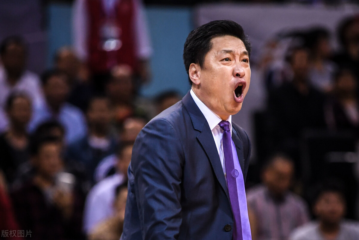 cba裁判判罚合理受尊重场面,cba裁判的硬气时刻